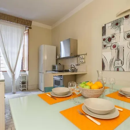Borgo Pio - Quite And Spacious 아파트 로마